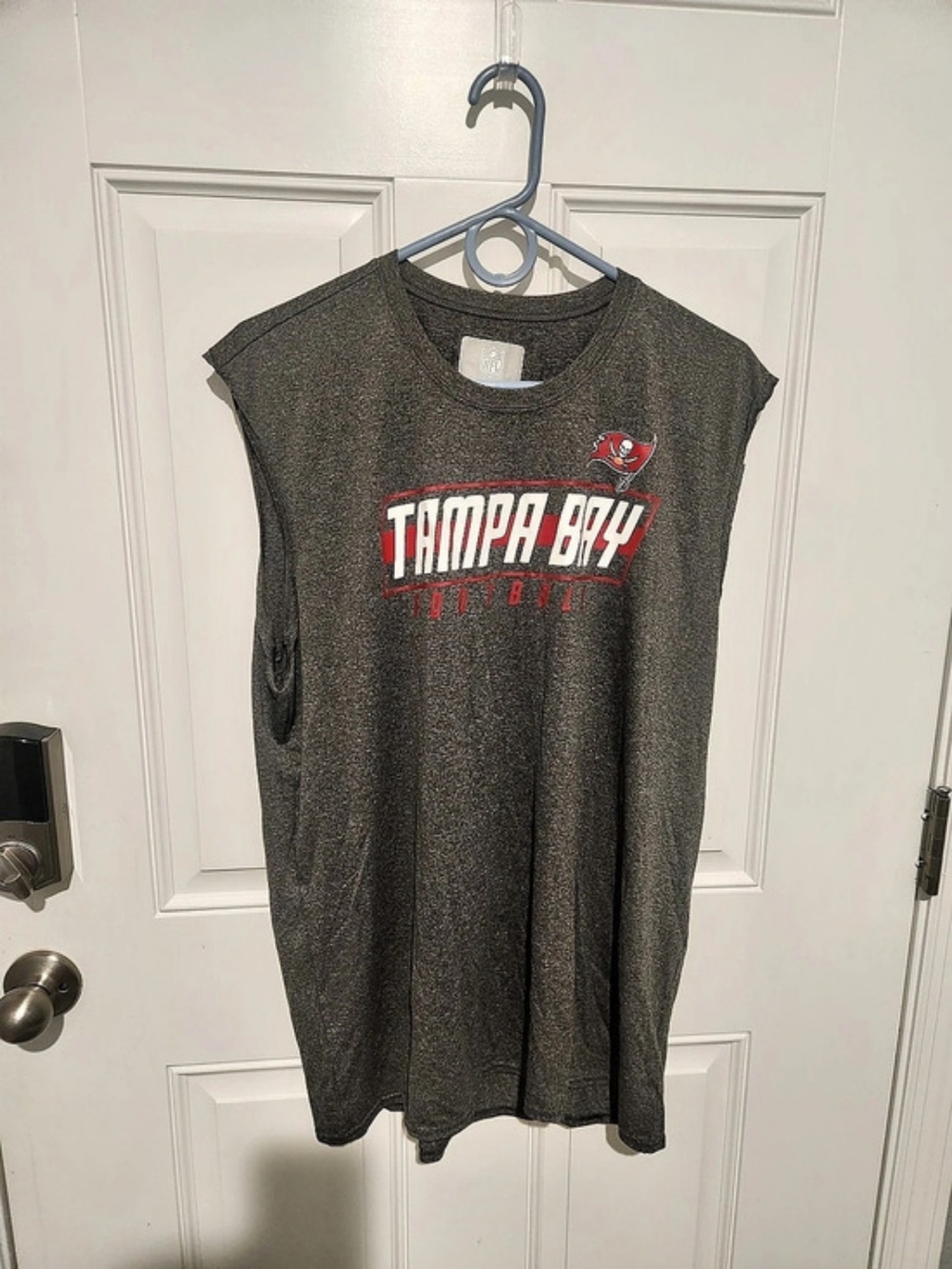 NFL Tampa Bay Buccaneers Gray Sleeveless Football Shirt XL Officially Licensed
